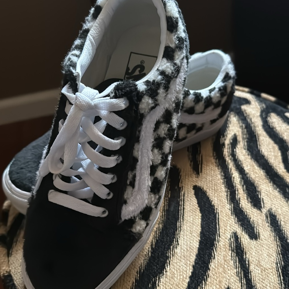 Vans ! Soft & Fluffy - Picture 5 of 9